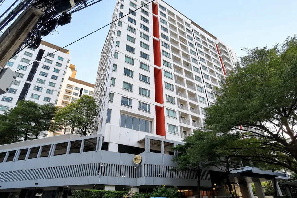 ภาพอาคาร Sukhumvit Plus จากแหล่งโครงการที่ตรวจสอบแล้ว