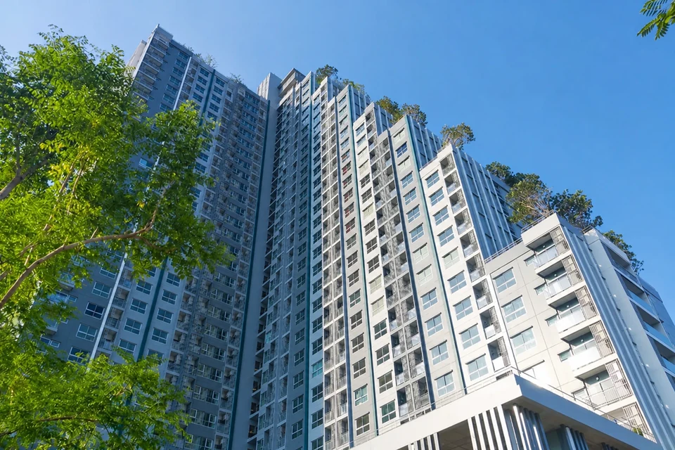 ภาพอาคาร Supalai Park สถานีตลาดพลู จากแหล่งโครงการที่ตรวจสอบแล้ว