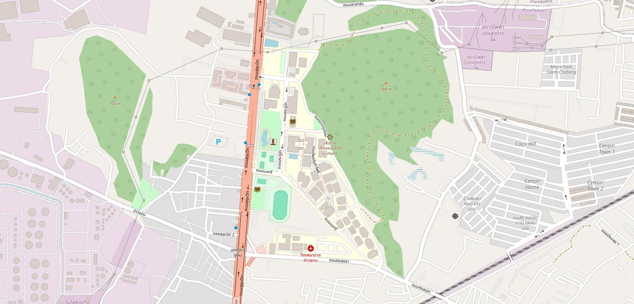 แผนที่ย่อแสดงตำแหน่ง เคนซิงตัน แหลมฉบัง - ศรีราชา จุดขอบเขตมหาวิทยาลัยที่ใกล้ที่สุด และระยะเส้นตรง 51 ม.