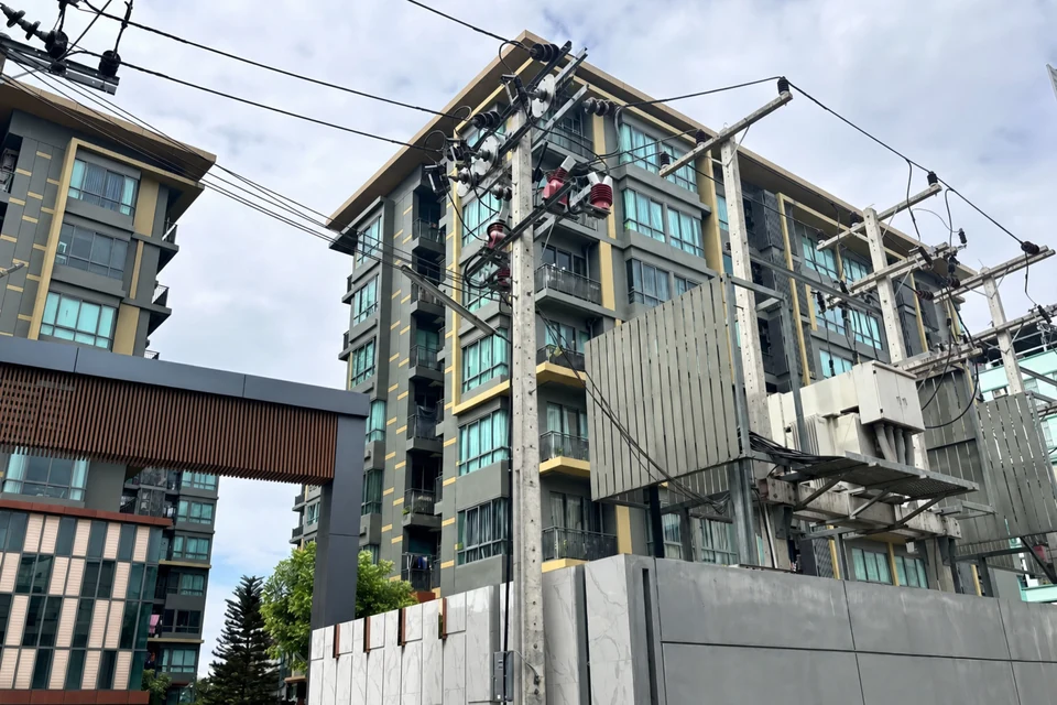 ภาพอาคาร เมโทร ลักซ์ โรสโกลด์ พหล - สุทธิสาร